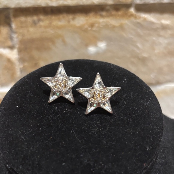 Silver Star CC crystal stud Earrings - Picture 1 of 5